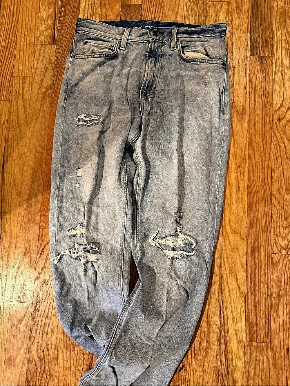 Old Navy Straight Built-In Flex Jeans Distressed Straight Jeans in Gray Waist